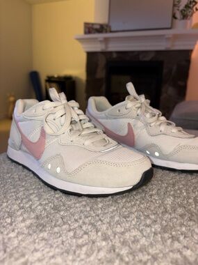 Nike Women's Cream and Pink Sneakers